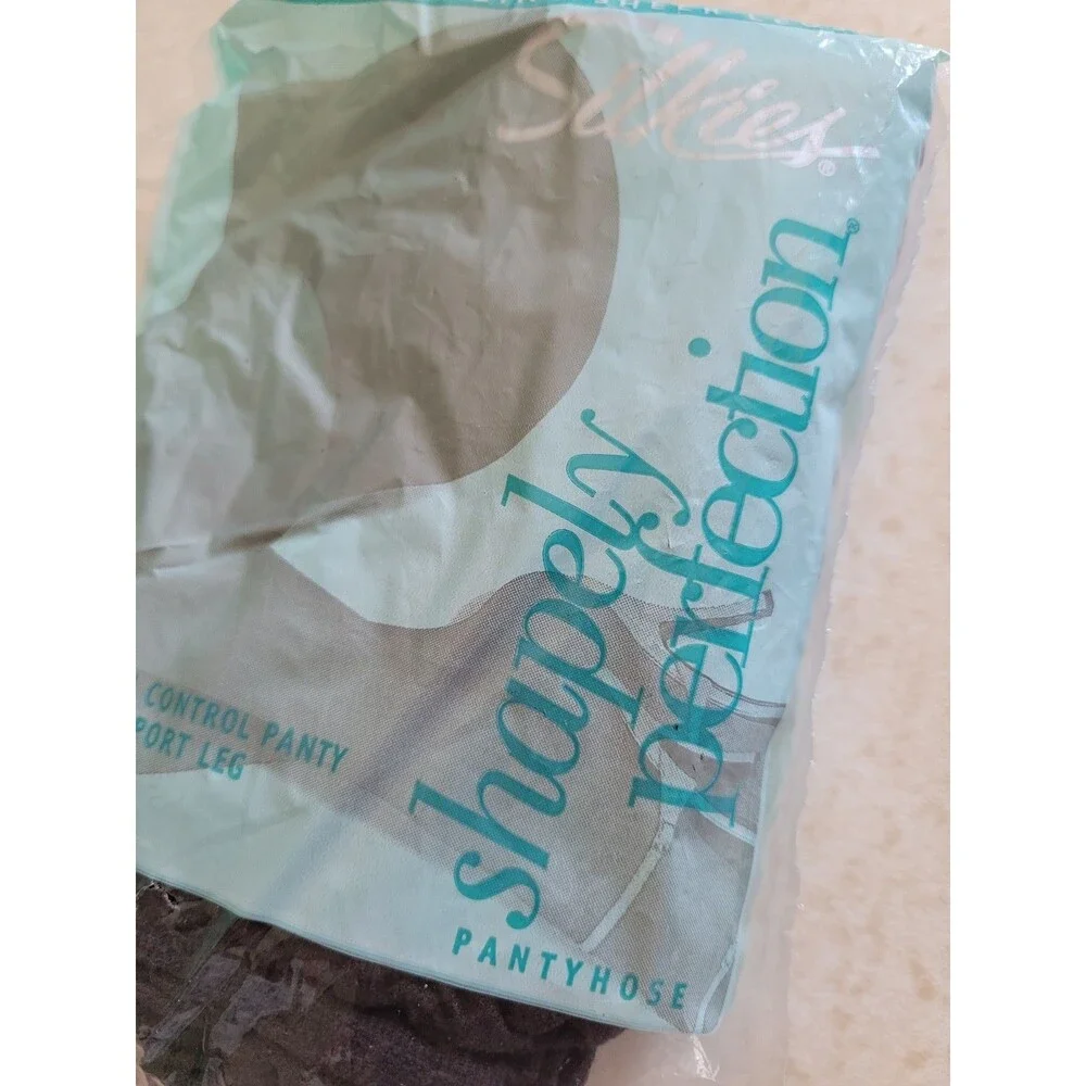 Lot of 2 Vintage Silkies Large Simply Perfection Pantyhose NIP Off Black 10306